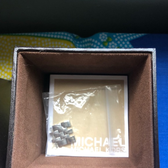 Michael Kors Women's Watch - Picture 6 of 6